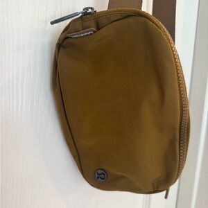 Lululemon 1L everywhere belt bag
